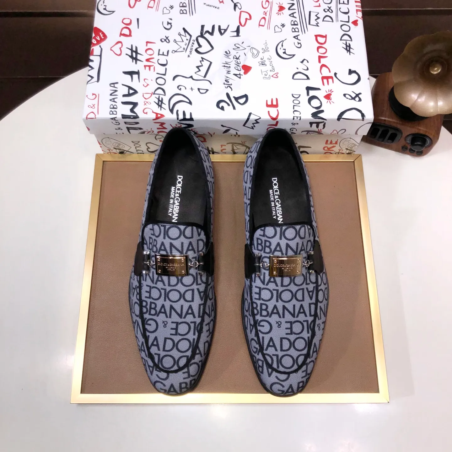 Ex-factory price 500💰DG top quality🔍🔍men's new leather shoes🚹Sold simultaneously at counters⚠Shoe uppers are imported cowhide from Italy, fully imported cowhide lining, imported accessories💪💪, completely 1⃣️ to 1⃣️replica🇮🇹 💪💪, ⚠Sole: The original sole is specially provided by the original factory, the exclusive movable molded sole is super comfortable, ⚠The original factory follows the order, 🔍🔍high quality, you can enter and exit the counter at will, welcome to compare ⚠Number of sizes: 38-44 (45 customized)